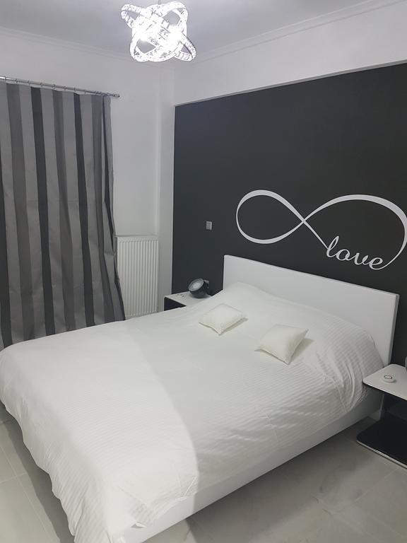 Apartament Route 77 *